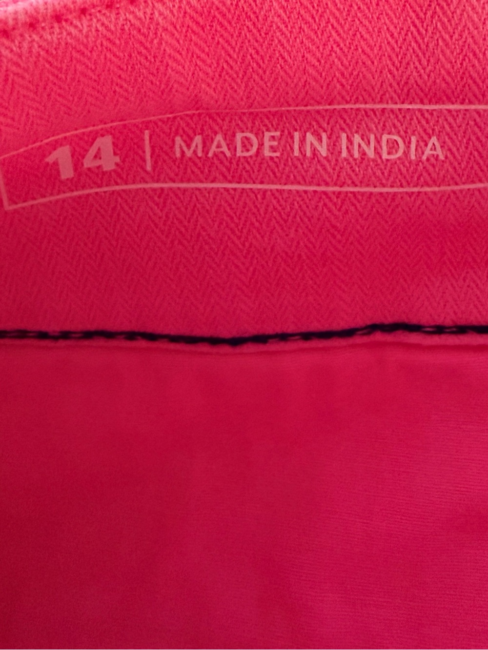 VINEYARD VINES HERRINGBONE 3.5” SHORTS - Picture 2 of 3